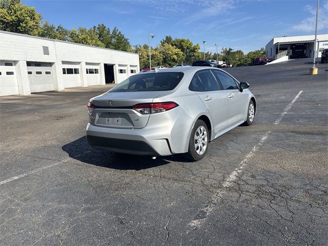 2023 Toyota Corolla LE photo 2