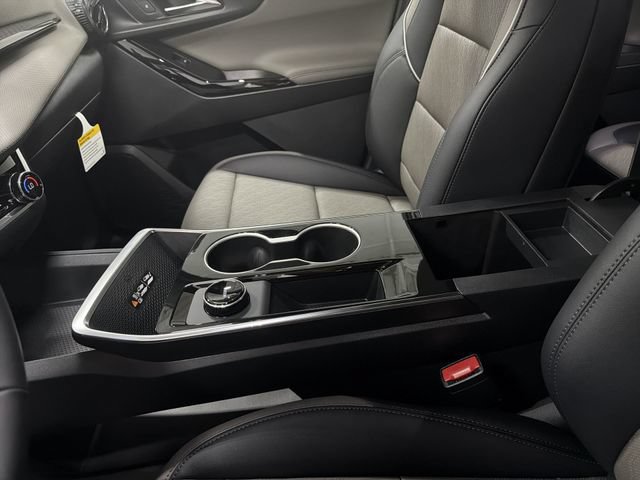 2027 Chevrolet Equinox LT - Photo 22