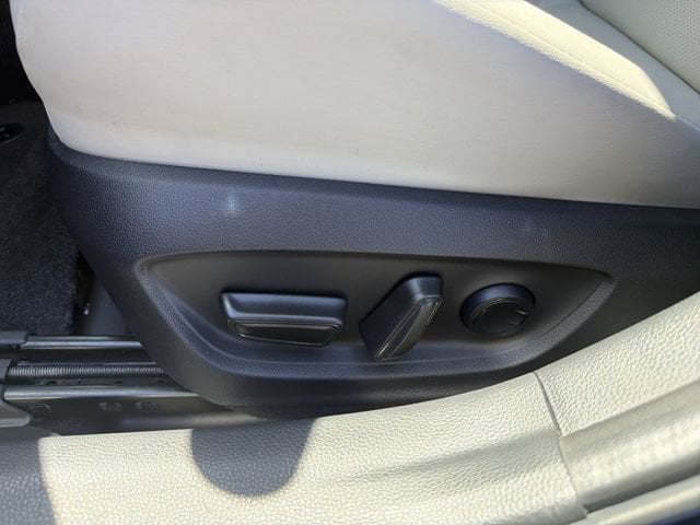 2024 Toyota Prius Limited - Photo 22