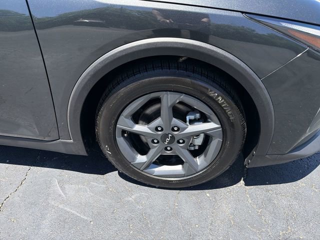 2025 Kia K4 LXS - Photo 14