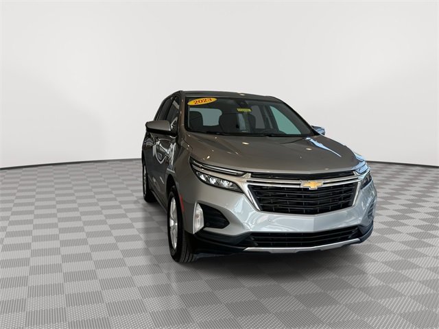 2023 Chevrolet Equinox LT photo 2