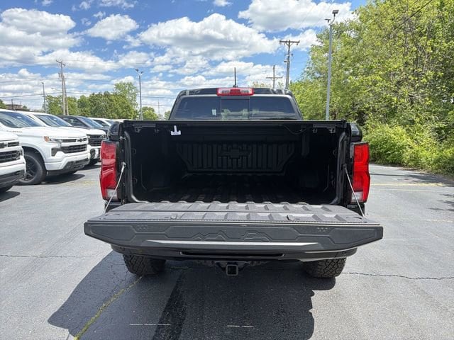 2026 Chevrolet Colorado ZR2 - Photo 15