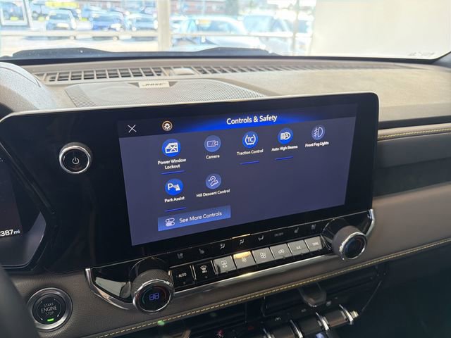 2025 Chevrolet Colorado ZR2 - Photo 29