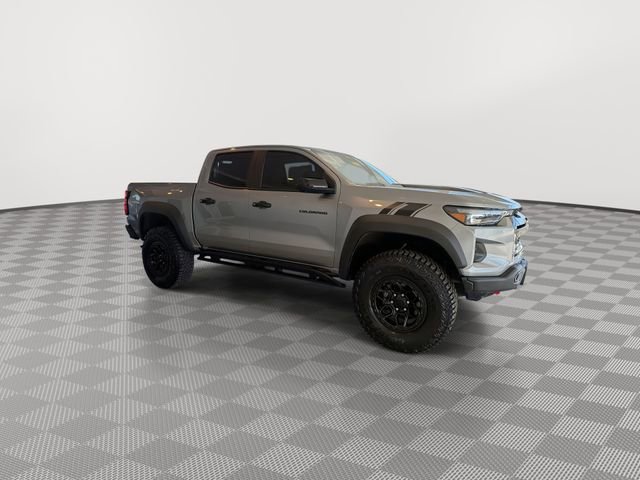 2025 Chevrolet Colorado ZR2 - Photo 13