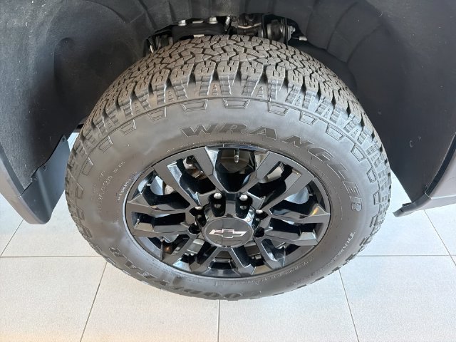 2025 Chevrolet Silverado 2500HD LTZ - Photo 14