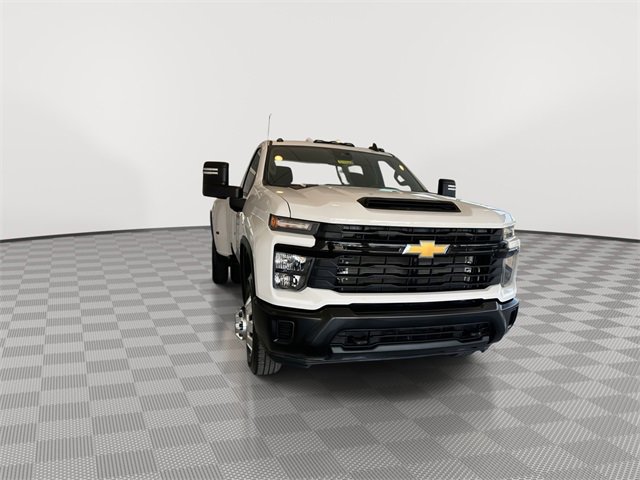 2024 Chevrolet Silverado 3500HD photo 3