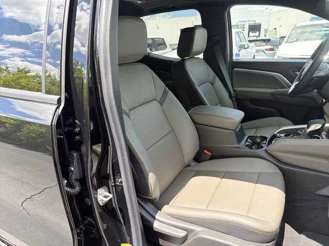 2026 Chevrolet Colorado ZR2 - Photo 18