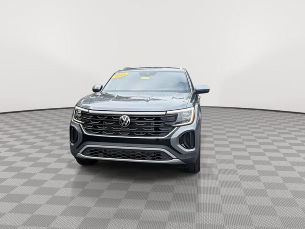 Used 2025 Volkswagen Atlas Cross Sport 2.0T SE w/Technology SUV