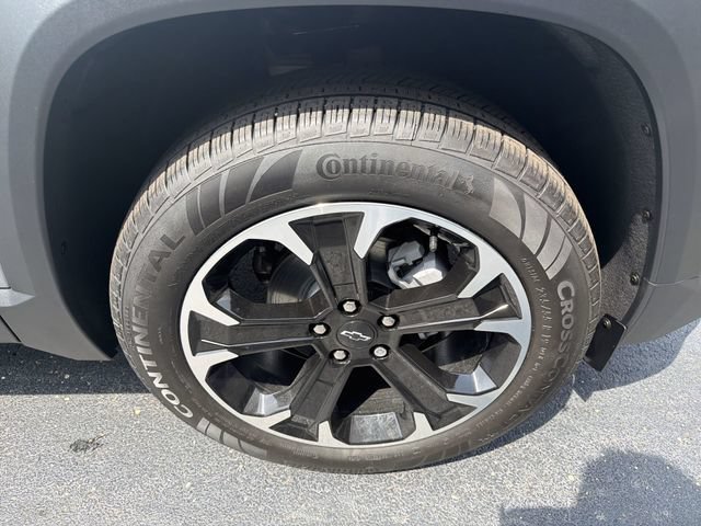 2027 Chevrolet Equinox LT - Photo 14
