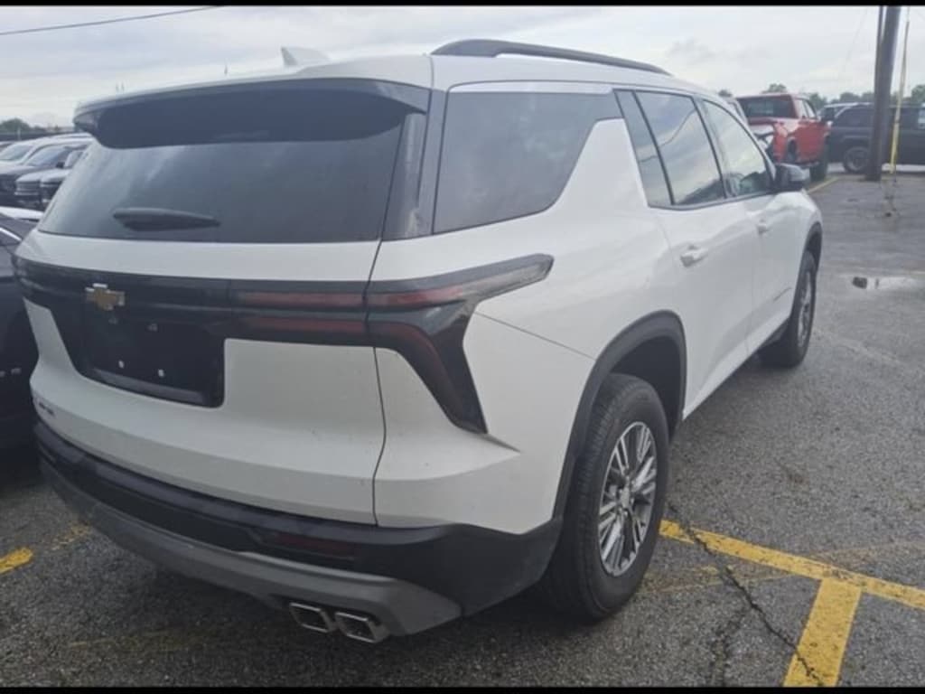 Used 2026 Chevrolet Traverse LT SUV