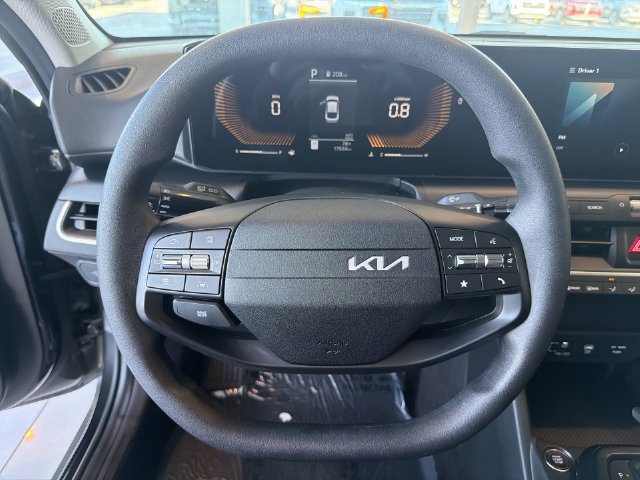 2025 Kia K4 LXS - Photo 28