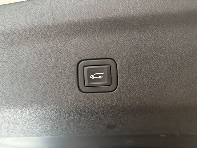 2024 Chevrolet Suburban High Country - Photo 17