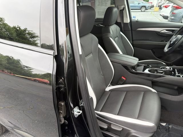 2025 Buick Envision Sport Touring - Photo 18