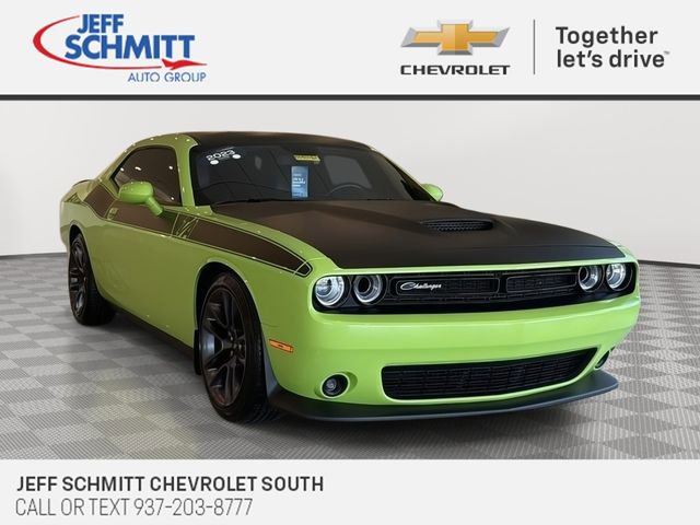 2023 Dodge Challenger R/T's photo