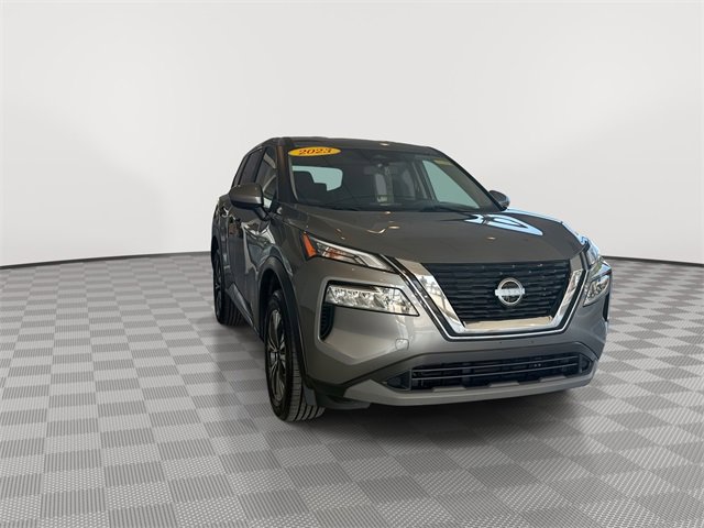 2023 Nissan Rogue SV photo 2