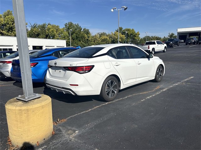 2022 Nissan Sentra SV photo 2