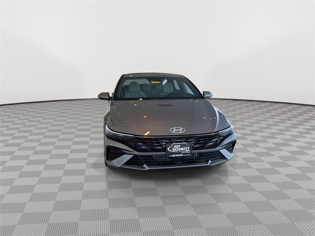 2025 Hyundai Elantra Hybrid Limited photo 3