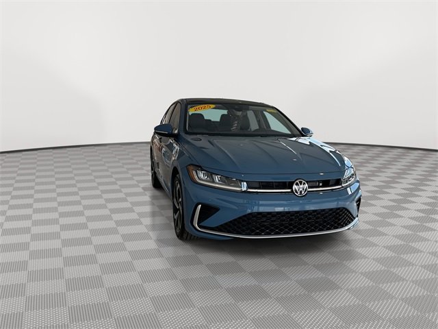 2025 Volkswagen Jetta SEL photo 3