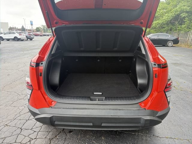 2025 Hyundai Kona SEL - Photo 16