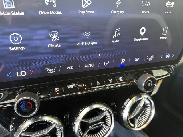 2024 Chevrolet Blazer EV LT - Photo 30