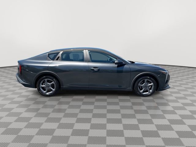 2025 Kia K4 LXS - Photo 12