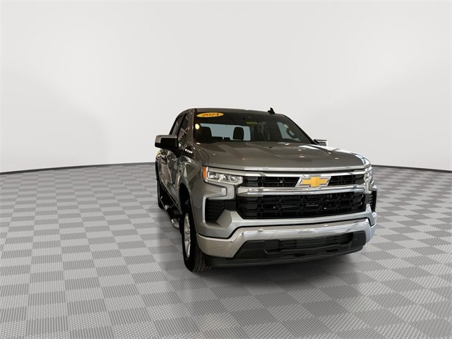 2024 Chevrolet Silverado 1500 LT photo 3