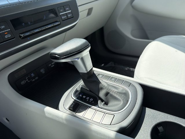 2025 Hyundai Kona SEL - Photo 27