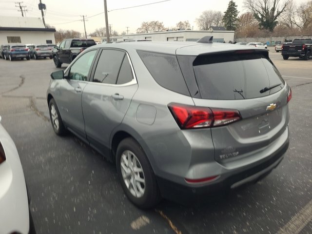 2024 Chevrolet Equinox LT photo 2