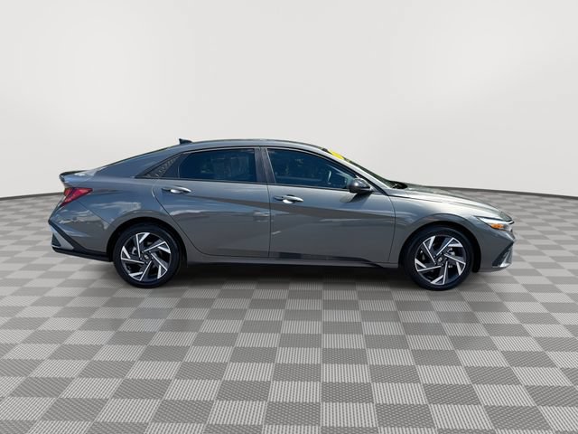 2025 Hyundai Elantra SEL - Photo 13