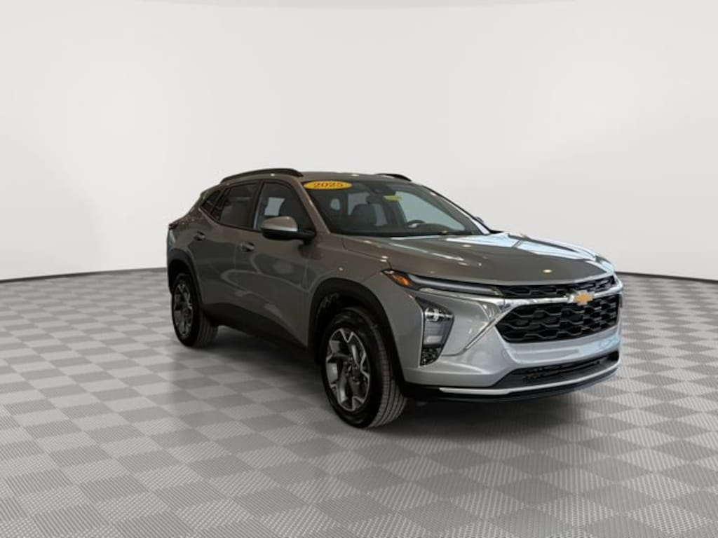 Used 2025 Chevrolet Trax LT SUV