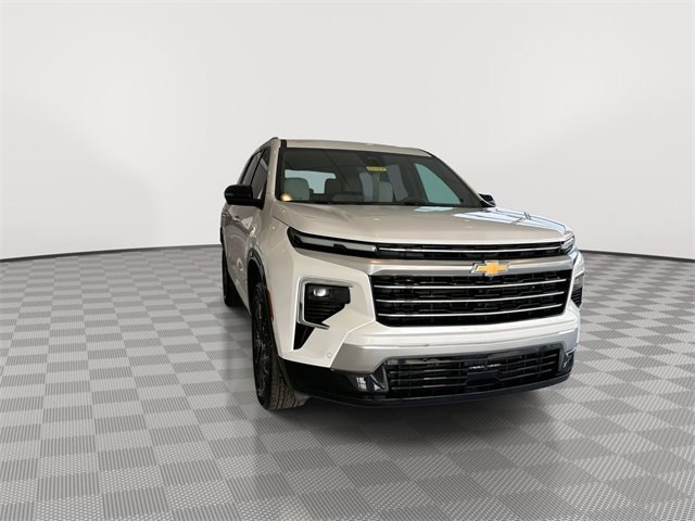 2024 Chevrolet Traverse Premier photo 3