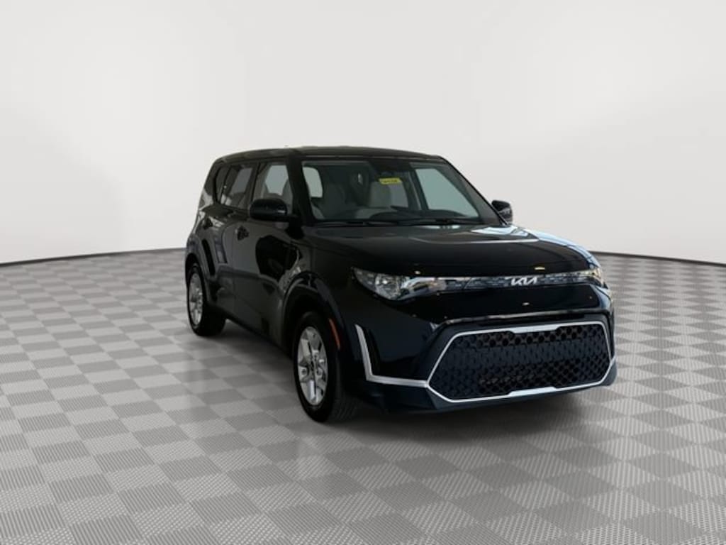 Used 2025 Kia Soul LX Hatchback
