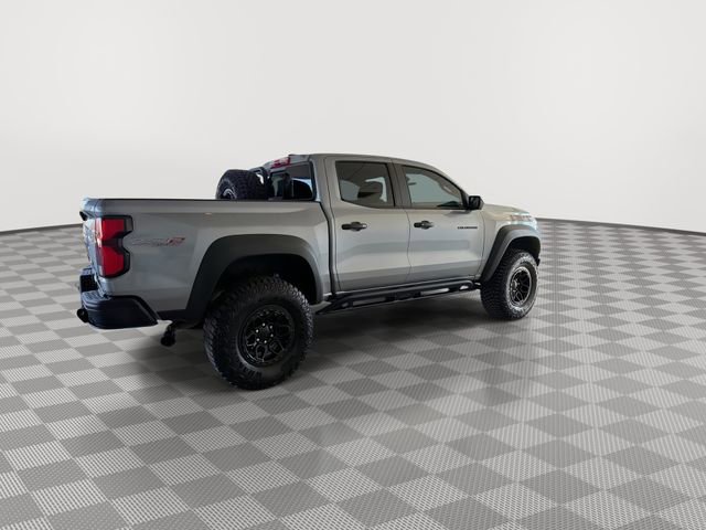 2025 Chevrolet Colorado ZR2 - Photo 11