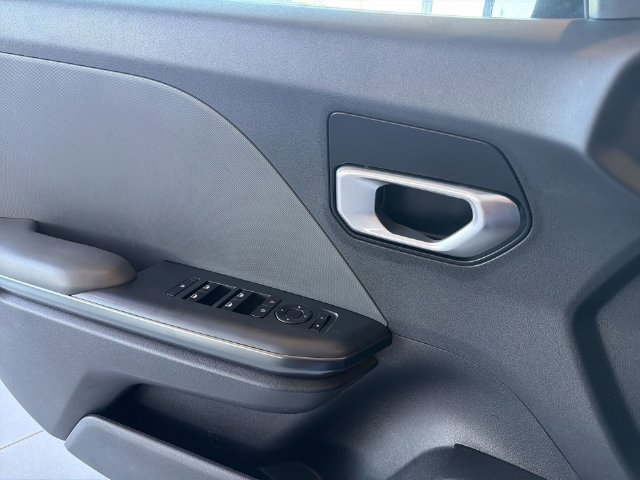 2025 Kia K4 LXS - Photo 21