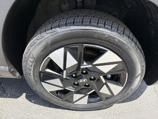 2025 Hyundai Kona SEL - Photo 15