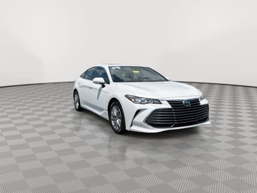 Used 2022 Toyota Avalon XLE Hybrid Sedan