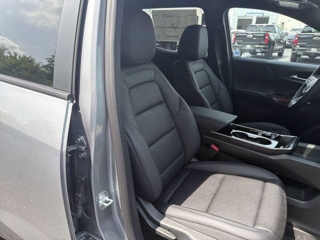 2027 Chevrolet Equinox LT - Photo 18