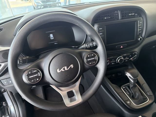 2025 Kia Soul LX - Photo 17