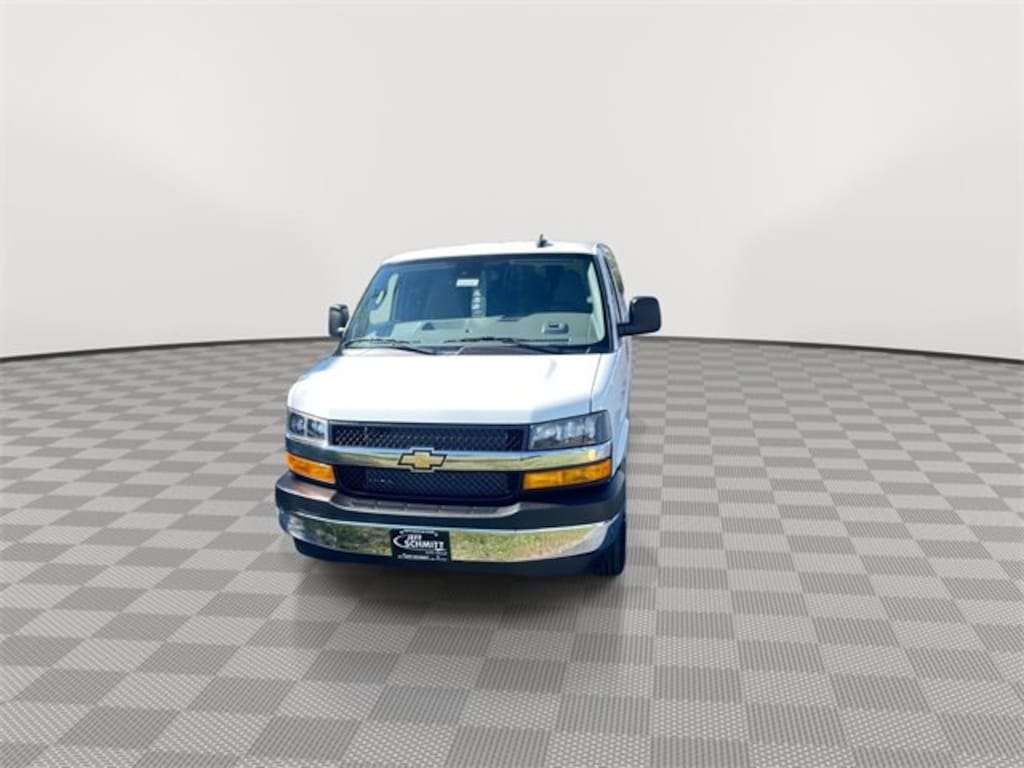New 2025 Chevrolet Express Passenger 3500 1LT Van
