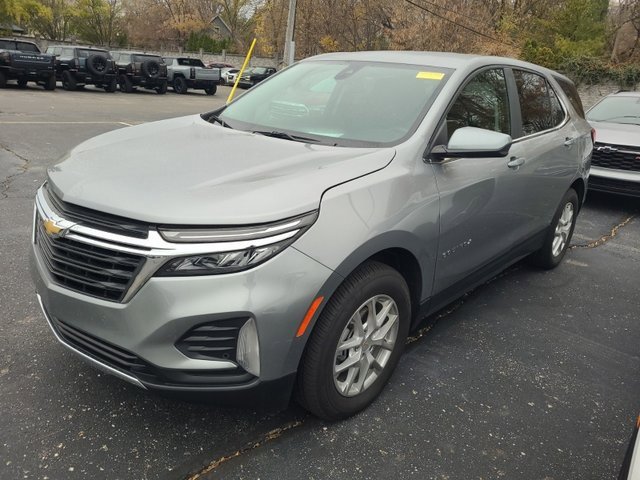 2024 Chevrolet Equinox LT photo 3