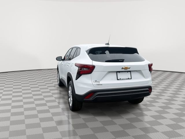 2026 Chevrolet Trax LS - Photo 8