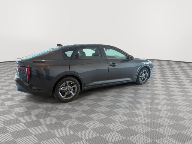 2025 Kia K4 LXS - Photo 12