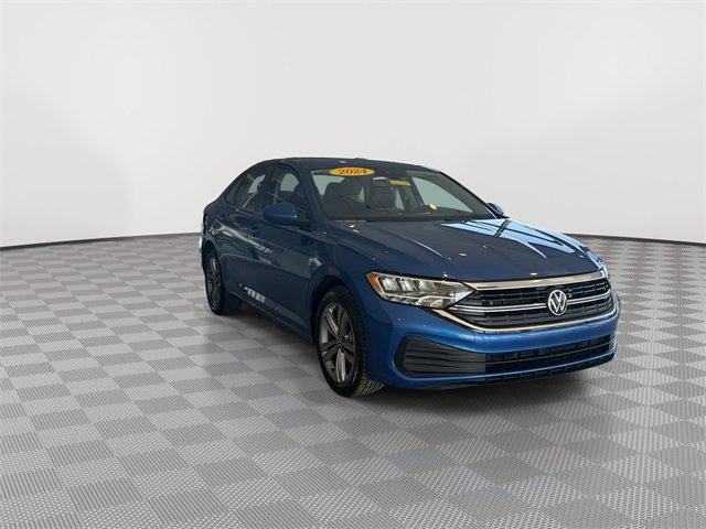 2024 Volkswagen Jetta SE photo 2