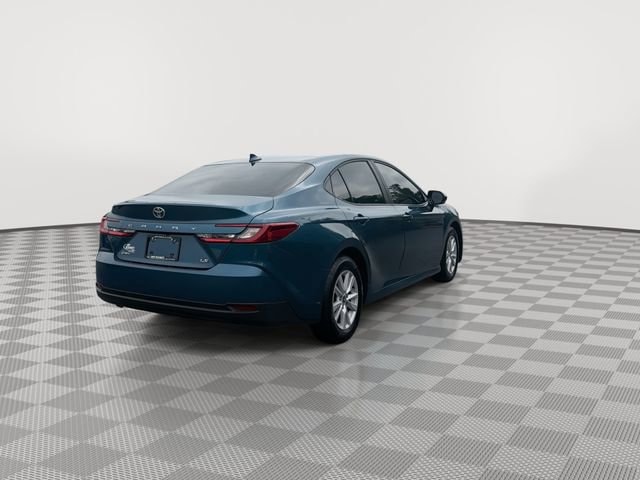 2026 Toyota Camry LE - Photo 10