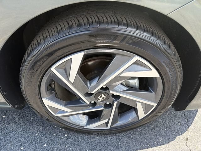 2025 Hyundai Elantra SEL - Photo 15