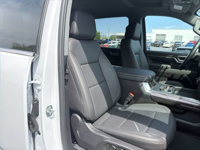 2025 Chevrolet Silverado 3500HD LTZ - Photo 18
