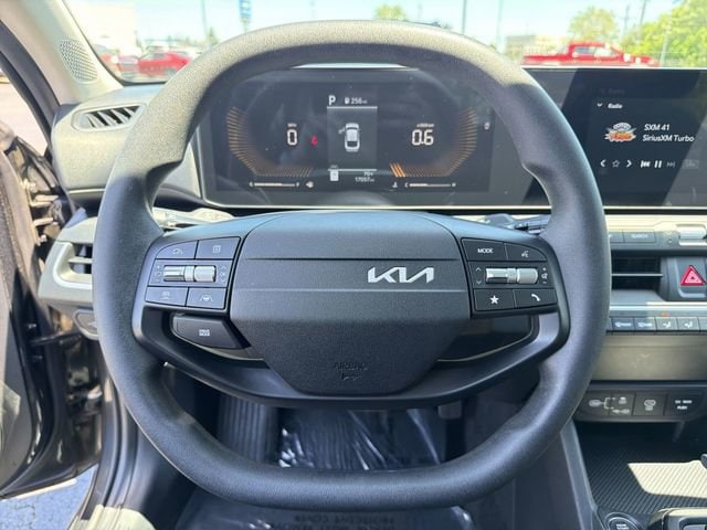 2025 Kia K4 LXS - Photo 27