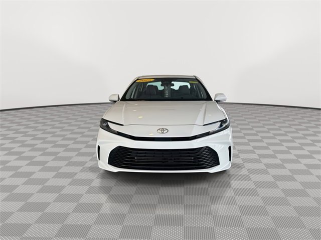 2025 Toyota Camry LE photo 4