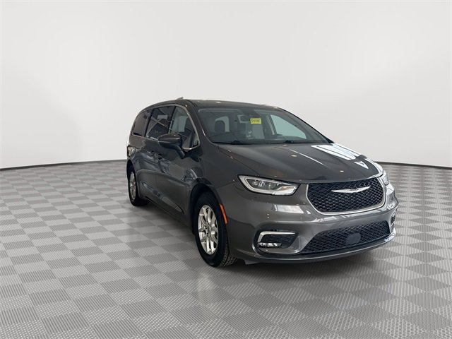 Used 2023 Chrysler Pacifica Touring L with VIN 2C4RC1BG4PR586331 for sale in Miamisburg, OH
