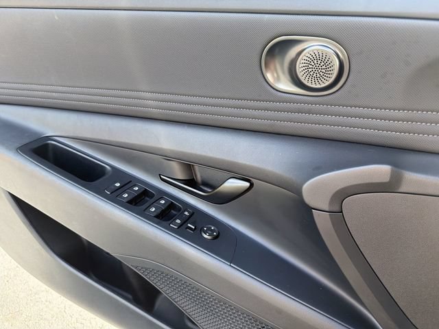 2025 Hyundai Elantra SEL - Photo 21
